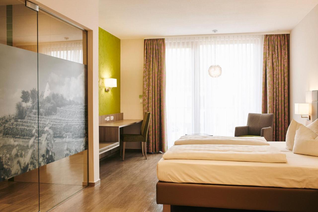 Landhotel Im Klostereck Strubel-Roos فلونهايم المظهر الخارجي الصورة